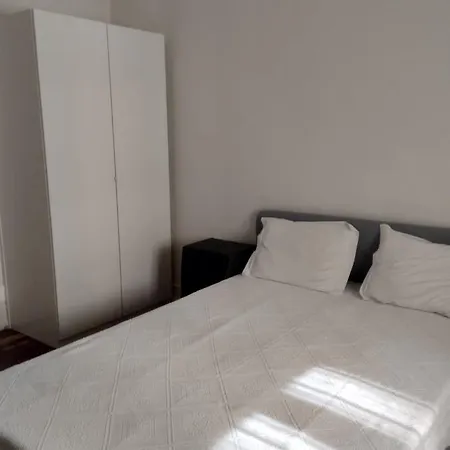Ii Double Bed Avenida Da Republica