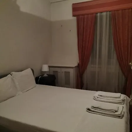 Ii Double Bed Avenida Da Republica * Lisboa